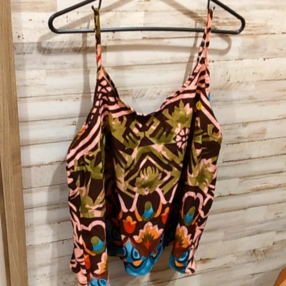 Bella Moda women's tank top.   Box 131